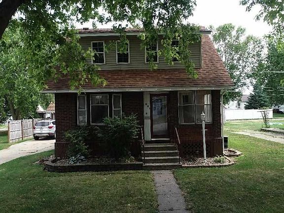 2nd image of 901 Lake Ave