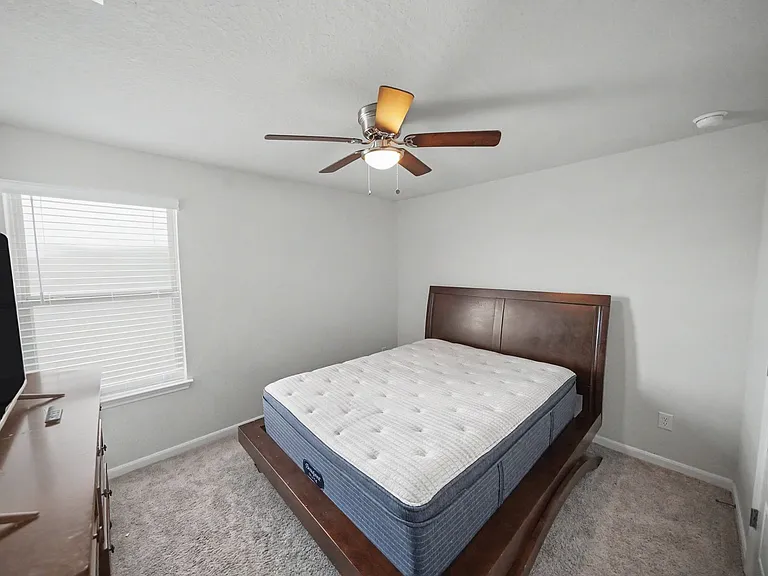 3037 Beringer Blvd — Photo 45