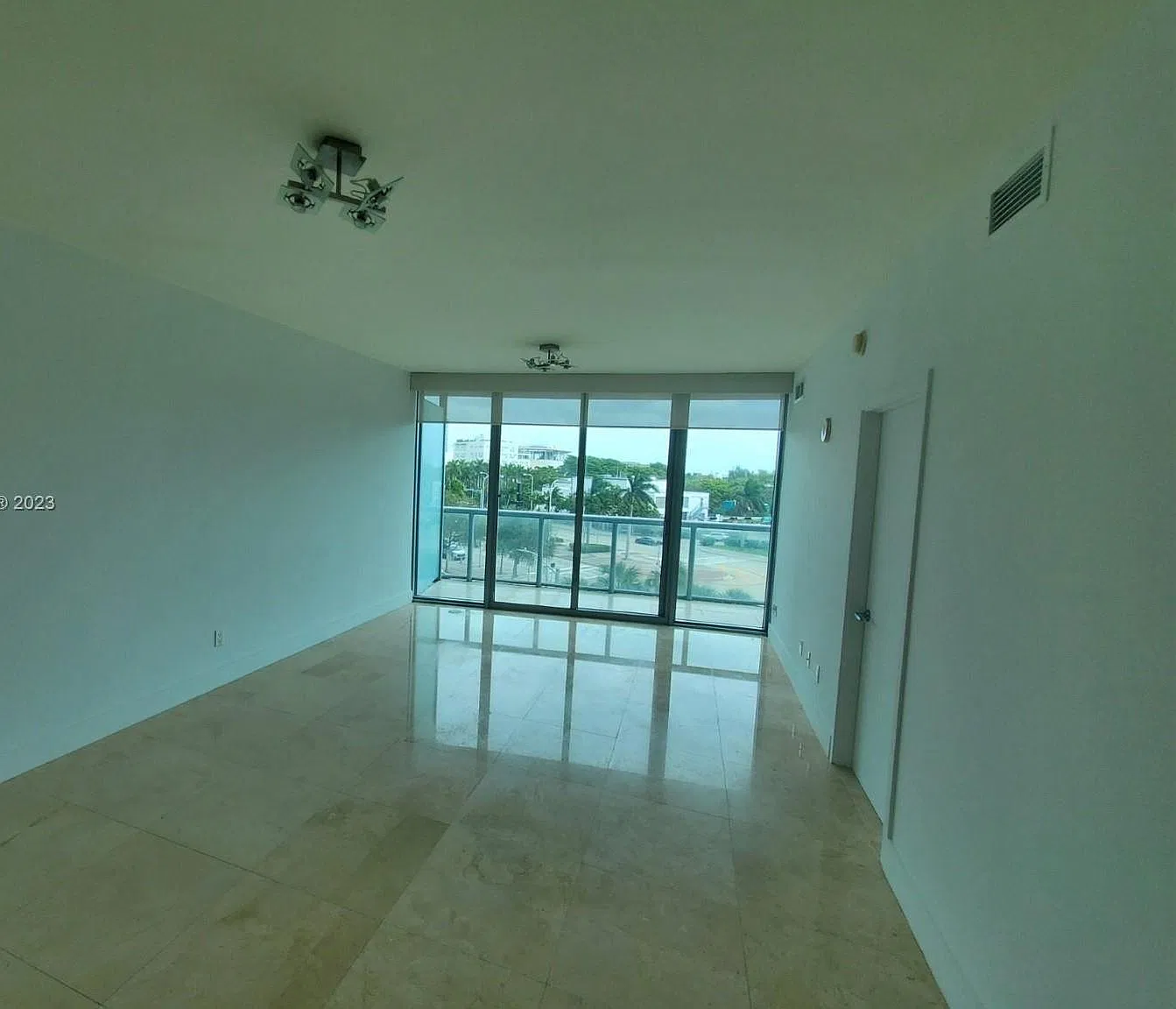 1 bed, 1.5 bath, 845 sqft, $3,350 — Photo 3