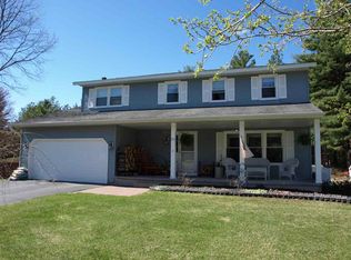 27 Ferris Dr, Queensbury, NY 12804