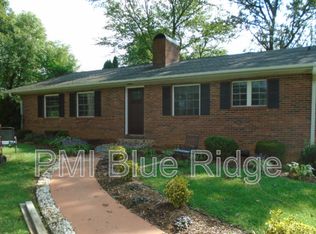 108 Valley View Rd, Mills River, NC 28759