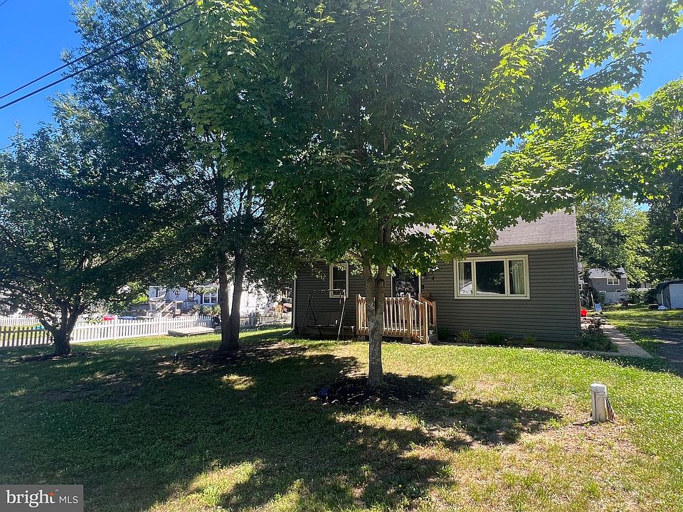 1st image of 474 Karen Ave