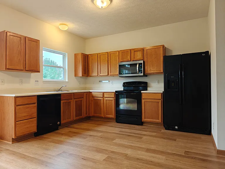 3063 Goddard Ct — Photo 17