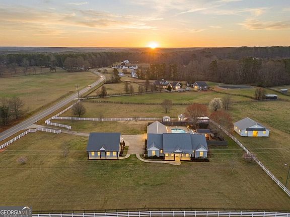 2nd image of 5 Gibson Rd