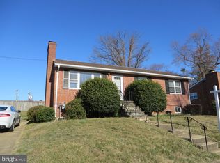 107 Falls Ave, Falls Church, VA 22046