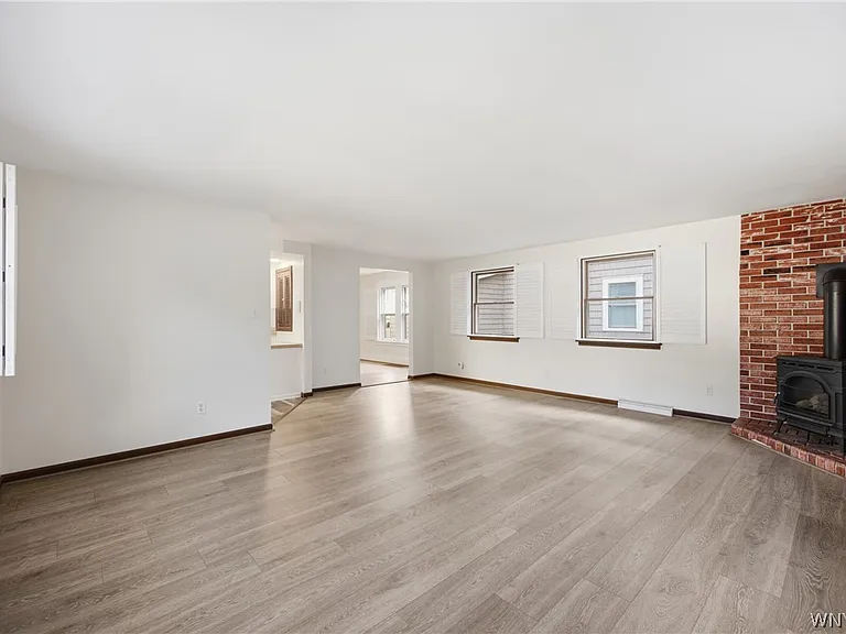 259 California Dr — Photo 15