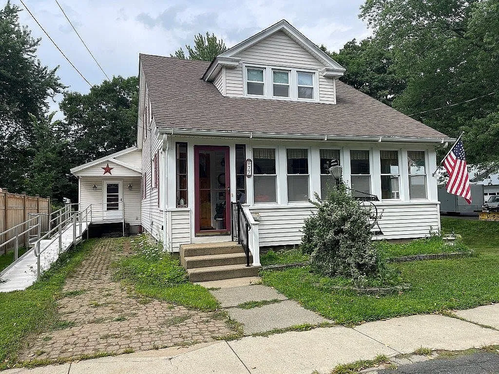 Property main image