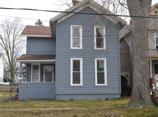 14 Cave St, Lockport, NY 14094