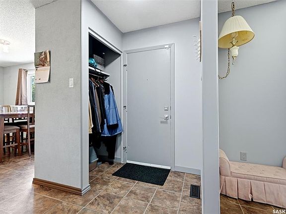 3rd image of 51 Martinac CRESCENT