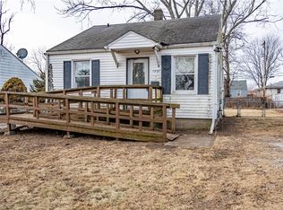 1091 N Oakcrest Ave, Decatur, IL 62522