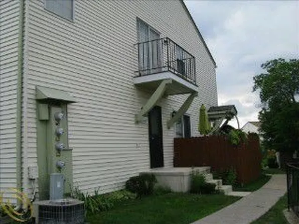 23588 N Rockledge #1, Novi, MI 48375