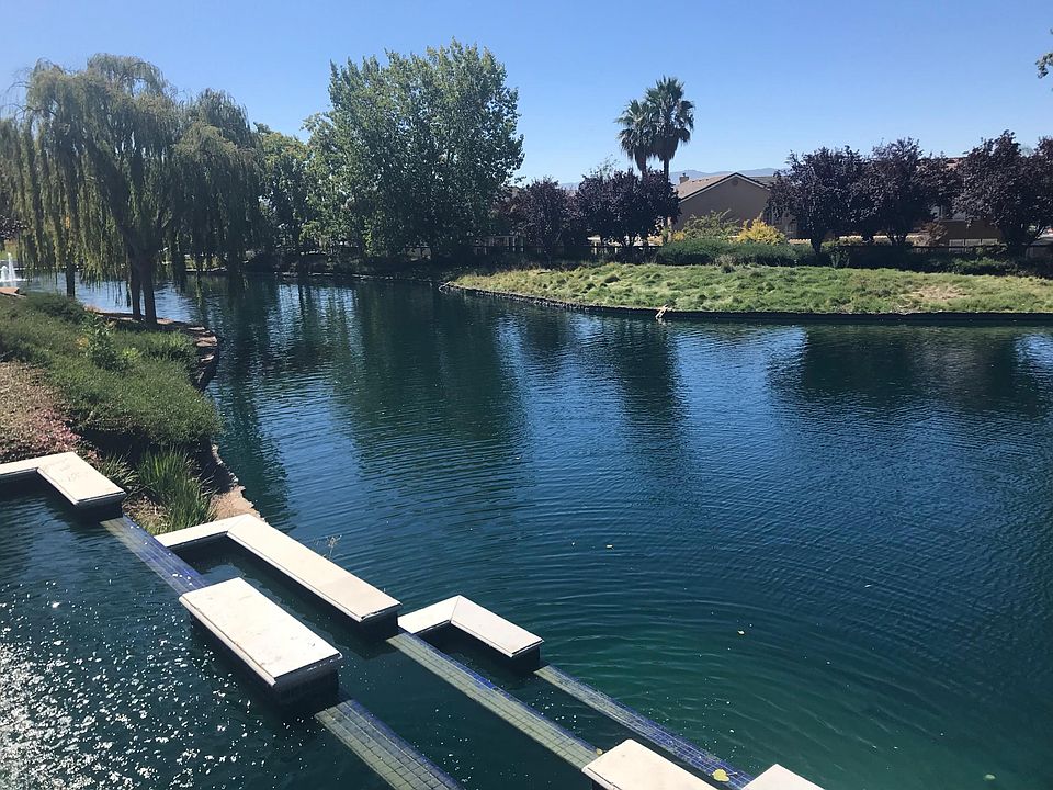 1st image of 3998 Lakeside Dr