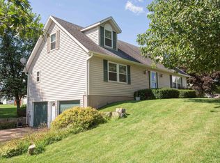 214 E Bryan St, Cuba City, WI 53807