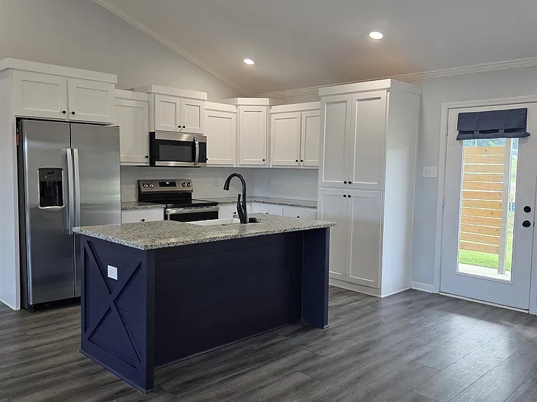 26 Grandstand Dr — Photo 3