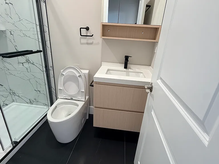 1015 N 45th St #2 — Photo 9