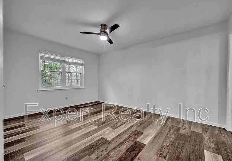 2076 Montreat Cir — Photo 9
