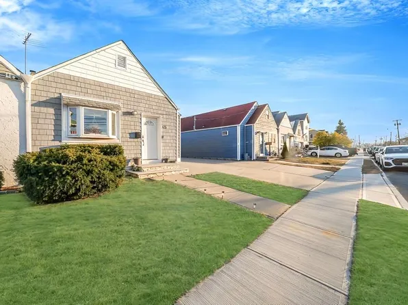 45 Nassau Lane, Island Park, NY 11558