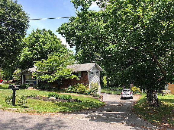 4th image of 1136 Iris Dr