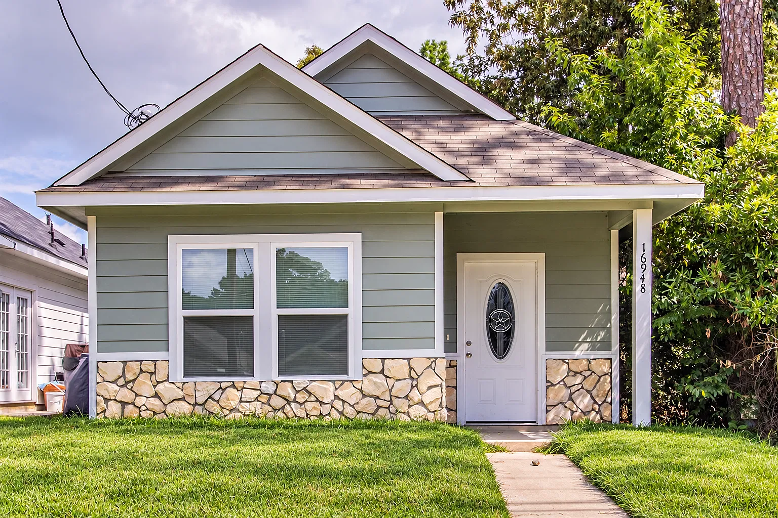 3 bed, 1065 sqft, $1,375 — Photo 1