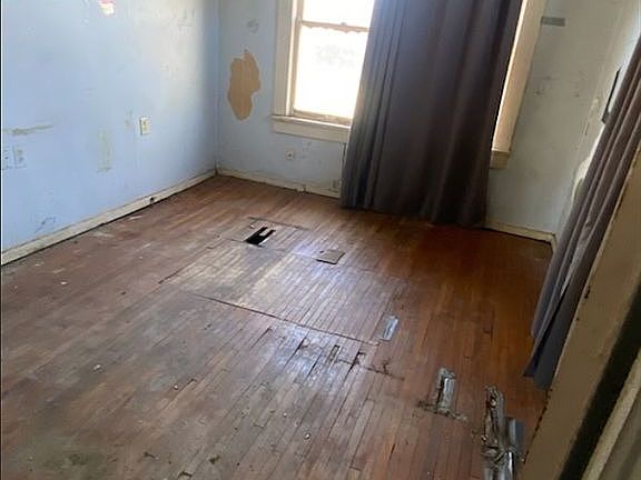 3rd image of 302 Portland Ave