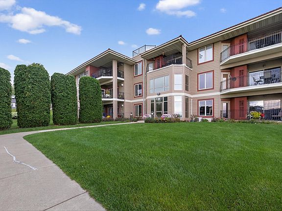 2nd image of 1401 N Lakeshore Dr Unit 206