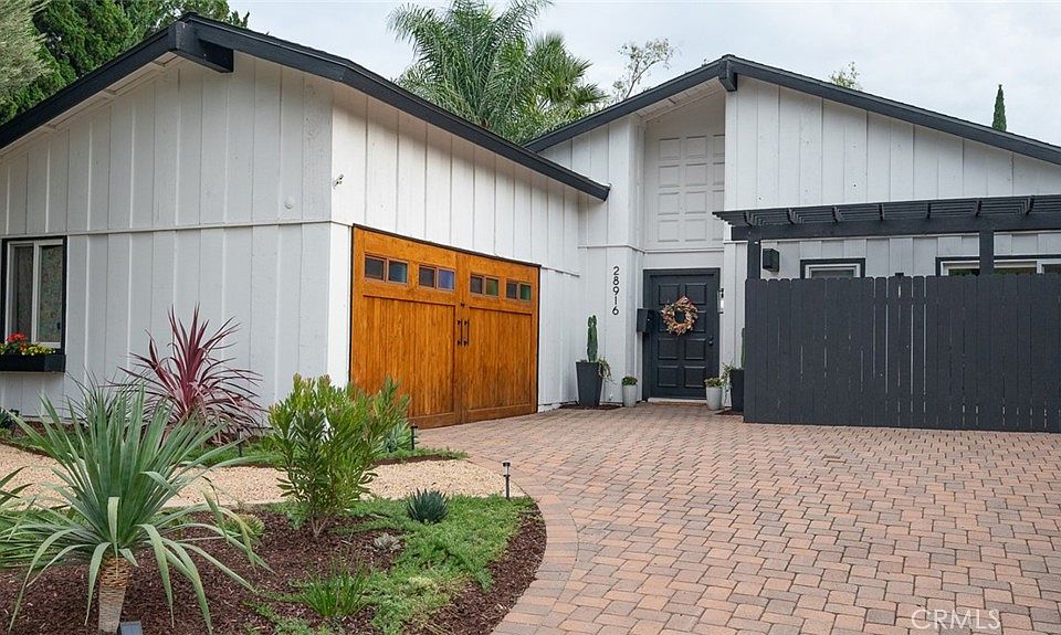 1st image of 28916 Valley Heights Dr
