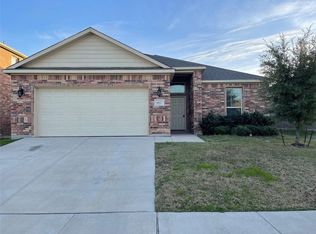 353 Emerald Creek Dr, Fort Worth, TX 76131