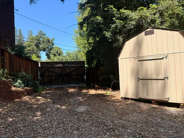 276 Woodland Dr — Photo 17
