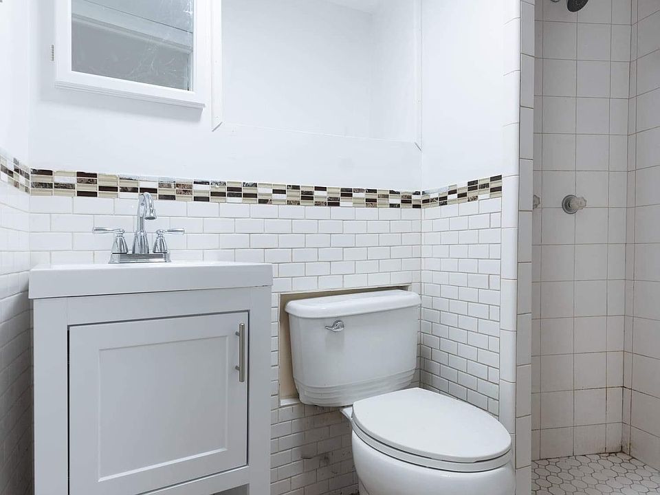1st image of 227 Groton Pl #2