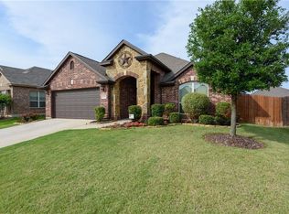 8325 Spitfire Trl, Aubrey, TX 76227