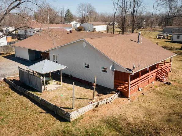 204 Bracey St, Marion, IL 62959