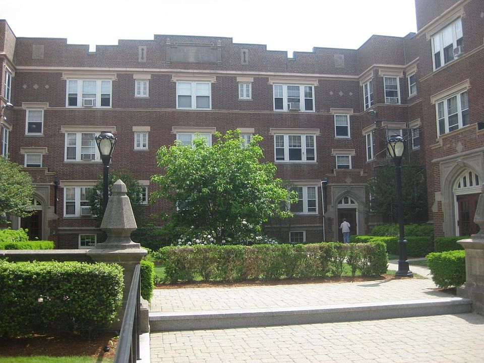 Brentwood Court Bld