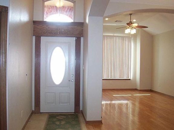 4th image of 6911 Silver Creek Cir