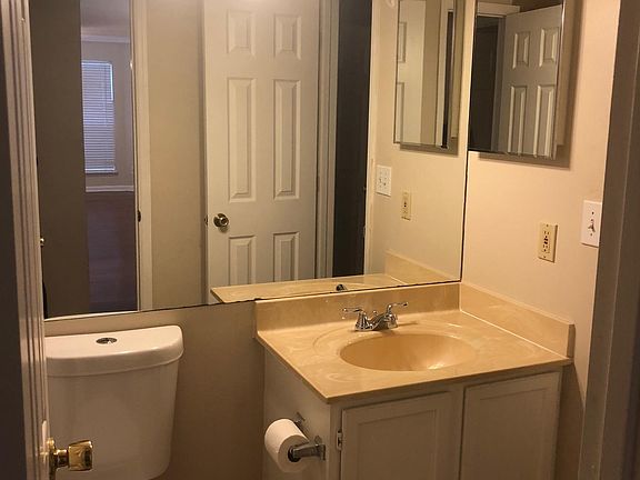 2nd image of 708 Cypress Pointe St