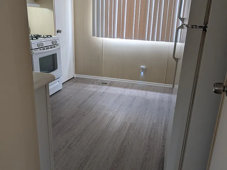 2130 E Devlin Ave — Photo 8