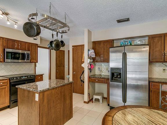 5th image of 4449 Honeytree Ln E