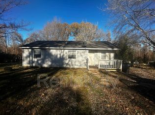 213 Poplar St, Bolivar, TN 38008