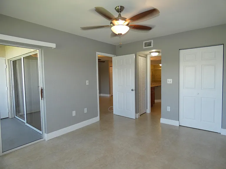 2841 N Oakland Forest Dr #207-1 — Photo 32