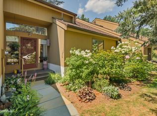 29 Lakecrest Dr UNIT 29, Pittsfield, MA 01201