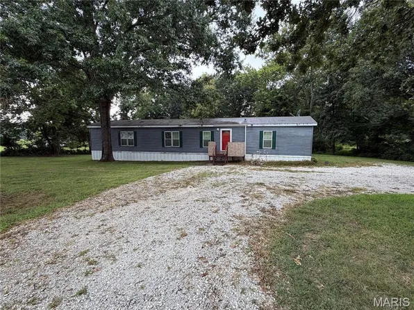 165 Schaper Rd, Foristell, MO 63348