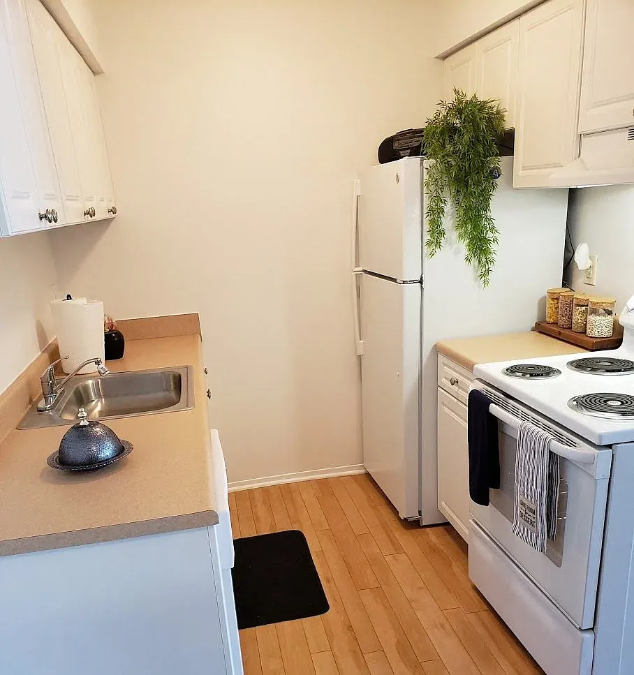 Hidden Pines Apartments — Photo 2