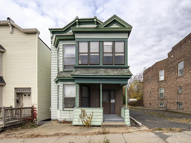 159 Hoosick St #1R — Photo 33