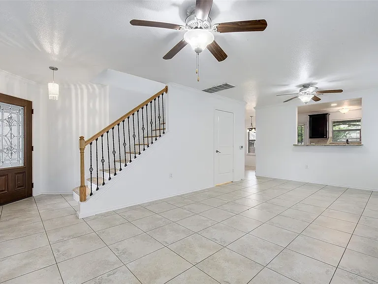 7201 Outfitter Dr — Photo 3