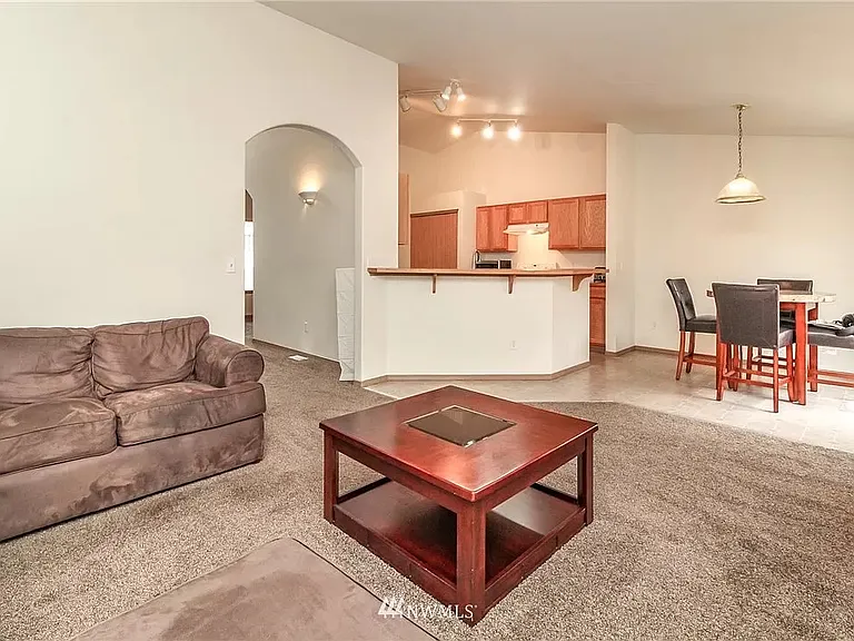 1027 Nepean Dr SE — Photo 7