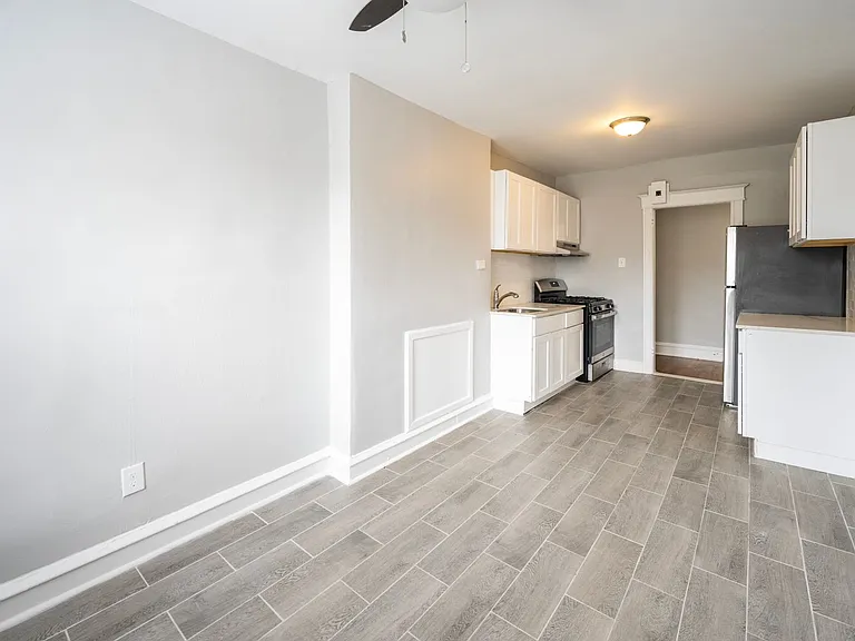 Upsal Gardens Apartments- Beautiful historical building with breathtaking charm! — Photo 54