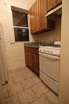 Rented by New York Realty Minimax Inc | media 6