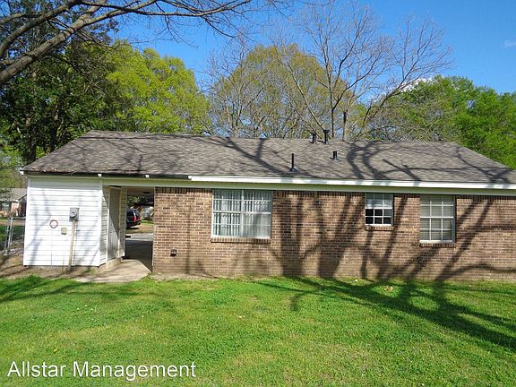 3rd image of 8055 Cedarbrook Dr