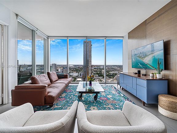 2nd image of 1040 Biscayne Blvd APT 3607
