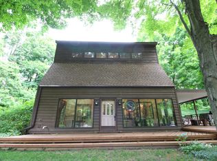 866 11th St, Plainwell, MI 49080