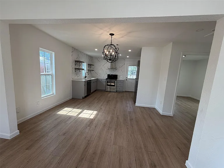 1207 Pine St — Photo 3